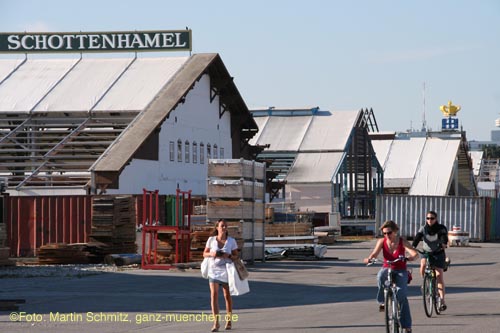 070801wiesnaufbau09