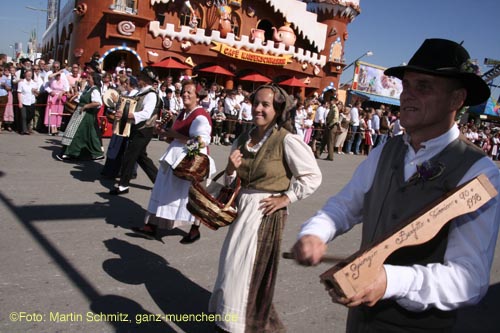 070923trachtenzug_ms237