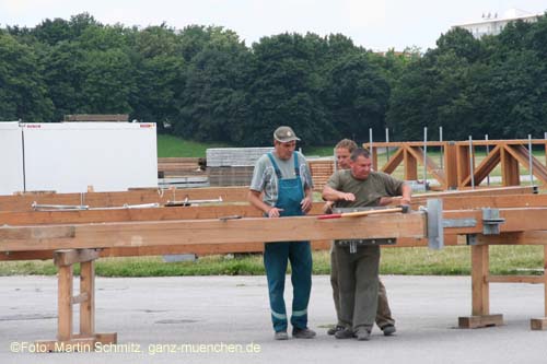 080715wiesnaufbau04
