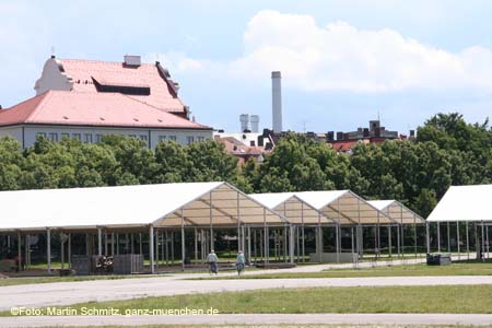 080721aufbau_wiesn03