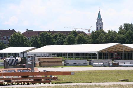 080721aufbau_wiesn04