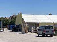 220804wiesnaufbau46-015