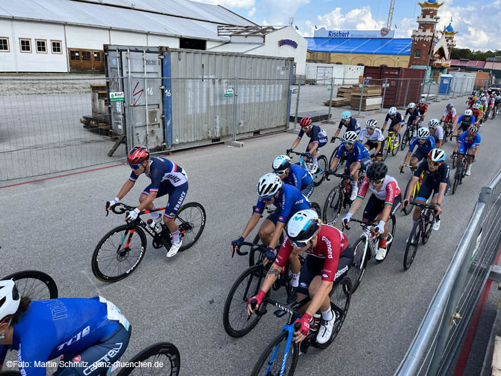 Impressionen Wiesnaufbau Tag 63 - 21.08.2022 (Sonntag) - mit Durchfahrt der Radrennfahrerinnen der European Championships 2022 / 220821wiesnaufbau012 ©Fotos: Martin Schmitz 