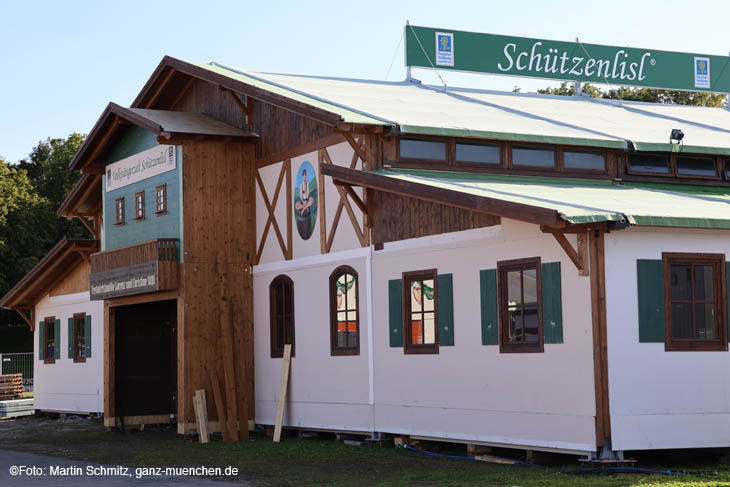 230811wiesnaufbau32-027
