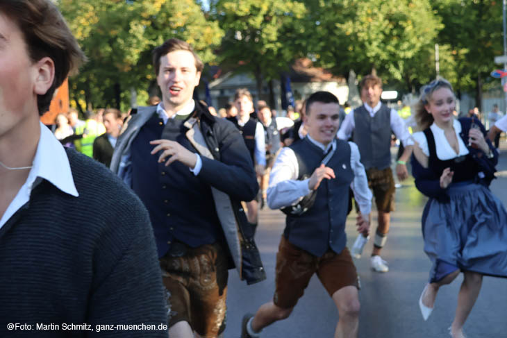 240921wiesn-einlauf003