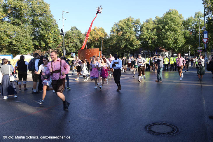 240921wiesn-einlauf007