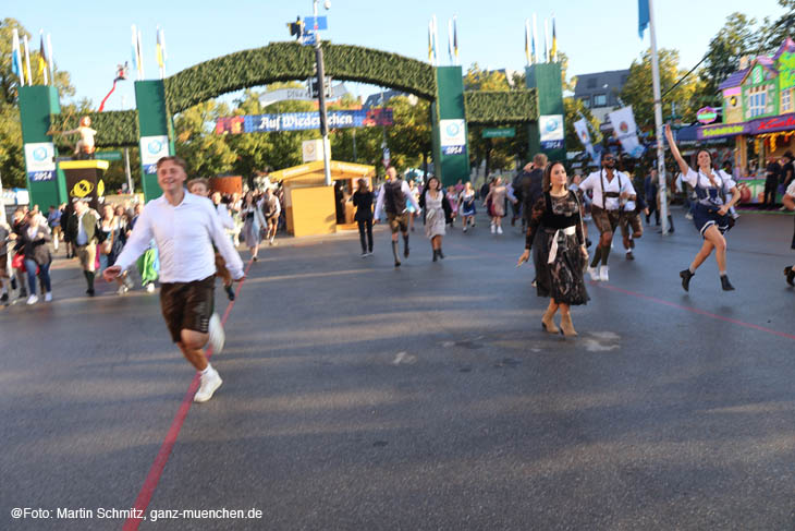 240921wiesn-einlauf008
