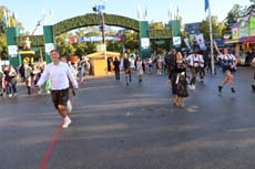 240921wiesn-einlauf008