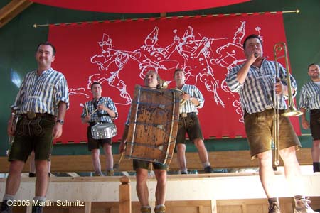 050901weinzelt_richtfest68