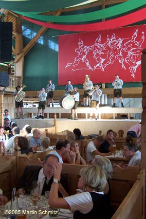 050901weinzelt_richtfest72
