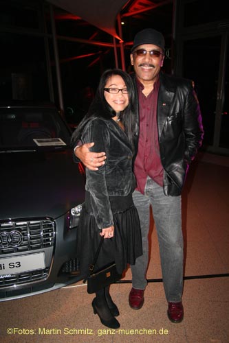 061128audi_swing01