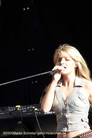 050602yvonne_catterfeld050
