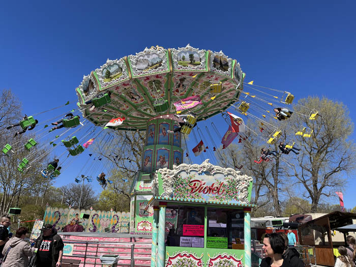 Distel Wellenflug auf dem Nürnberger Herbstfest  (©Foto: Martin Schmitz)